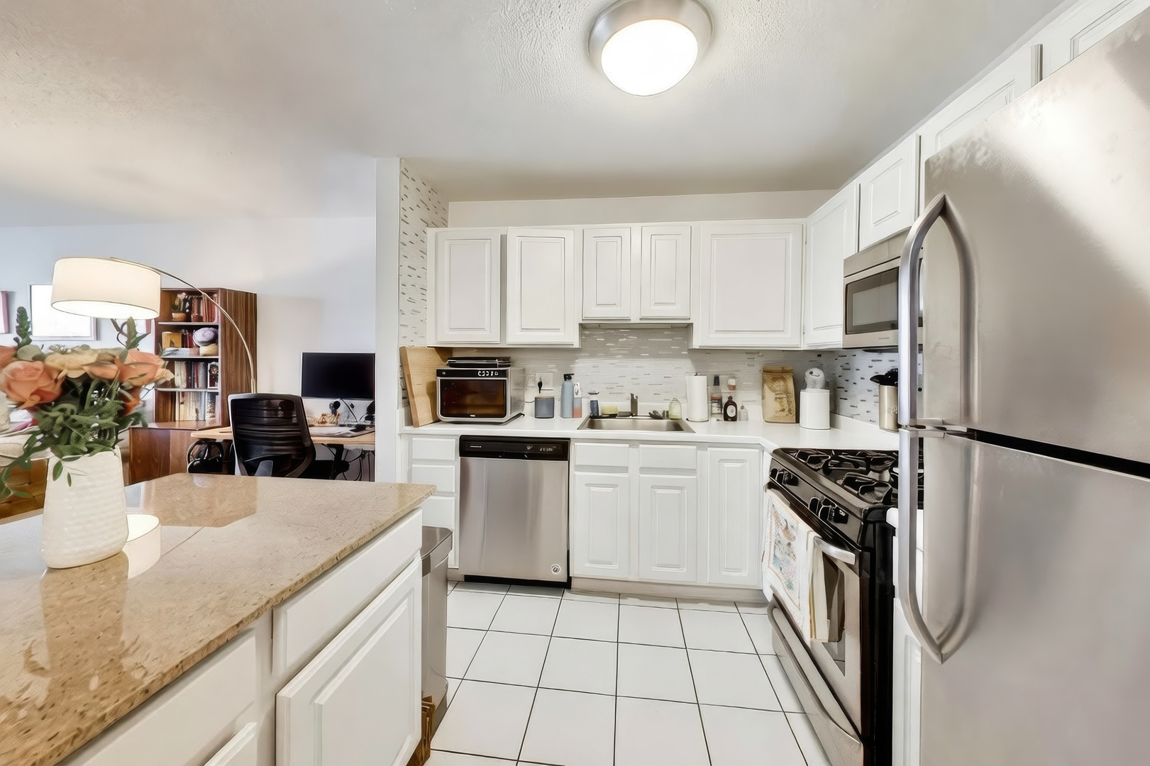 545 N Dearborn Street Unit: 1903