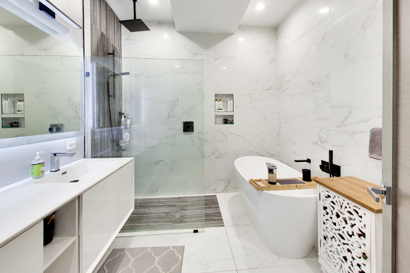 3024 W Irving Park Road Unit: 3S