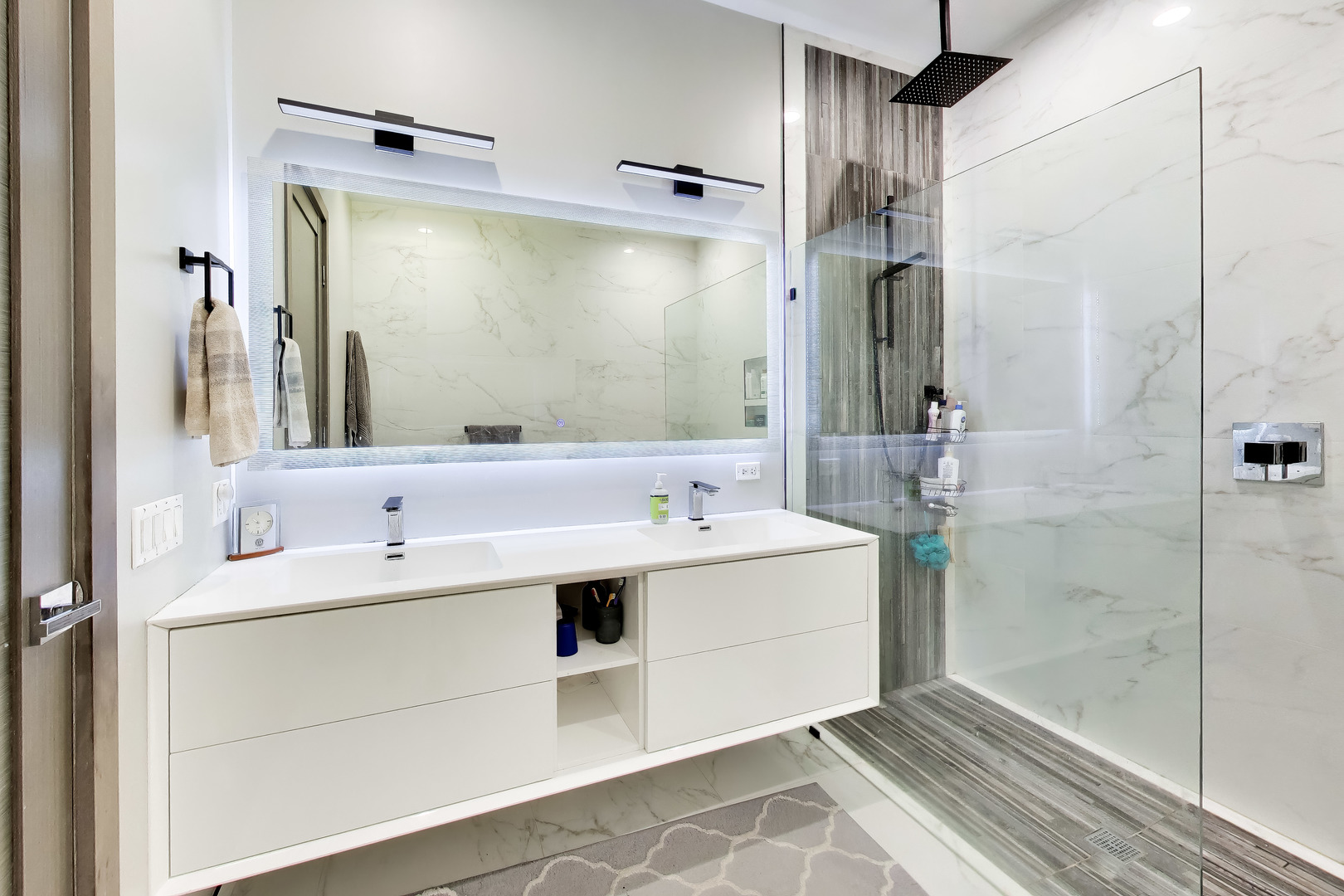 3024 W Irving Park Road Unit: 3S