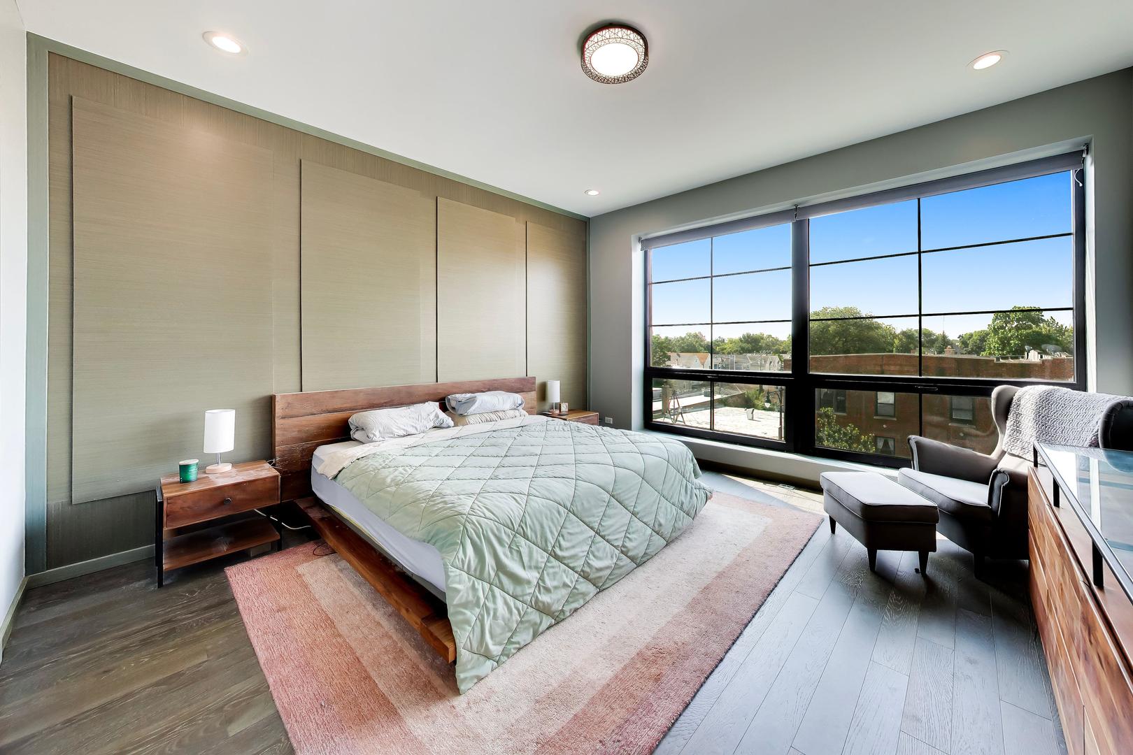 3024 W Irving Park Road Unit: 3S