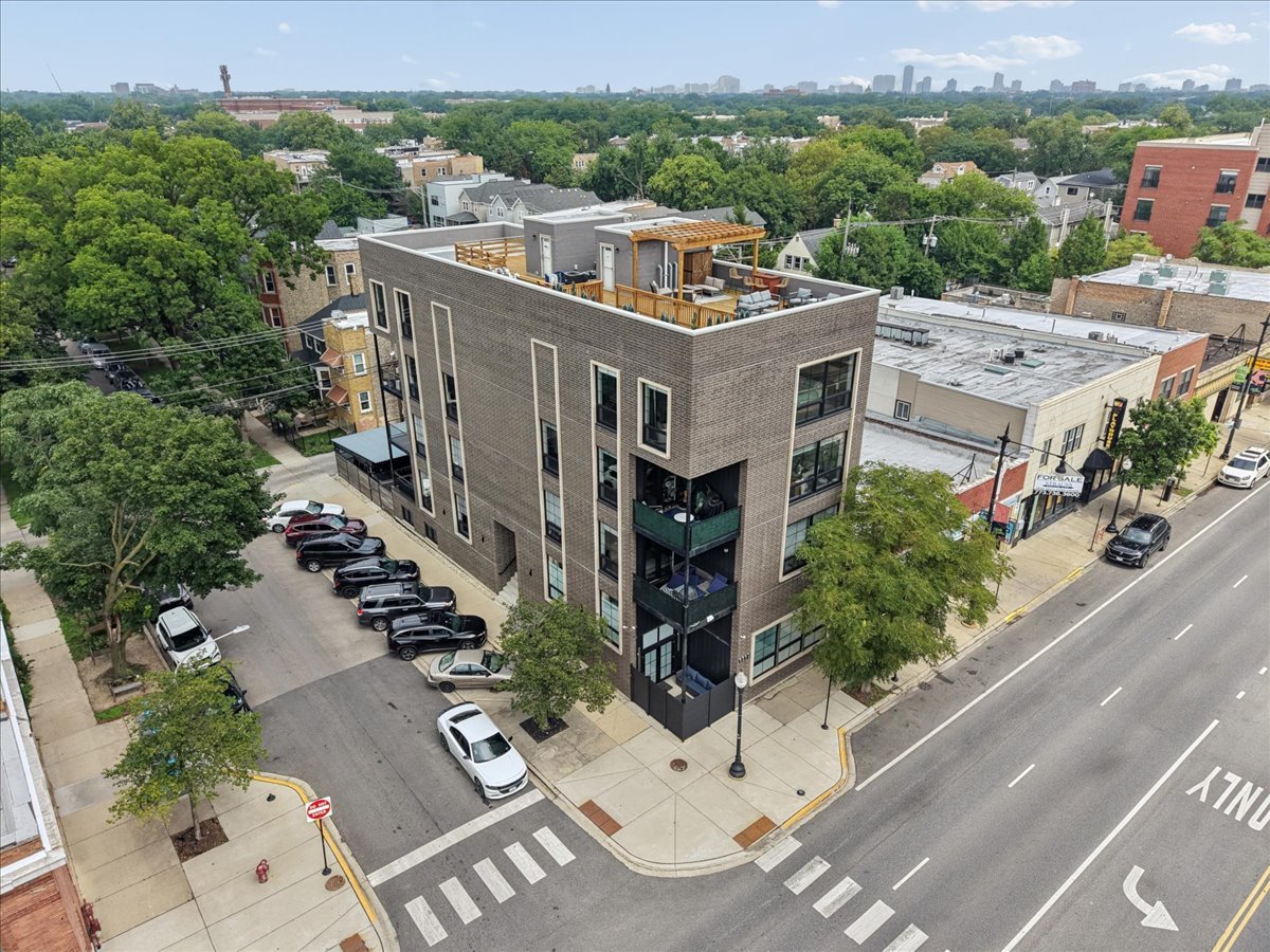 3024 W Irving Park Road Unit: 3S