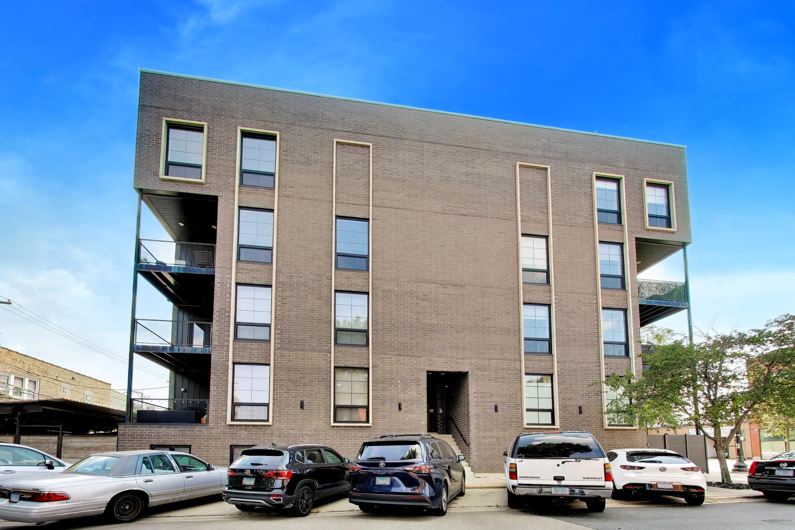 3024 W Irving Park Road Unit: 3S