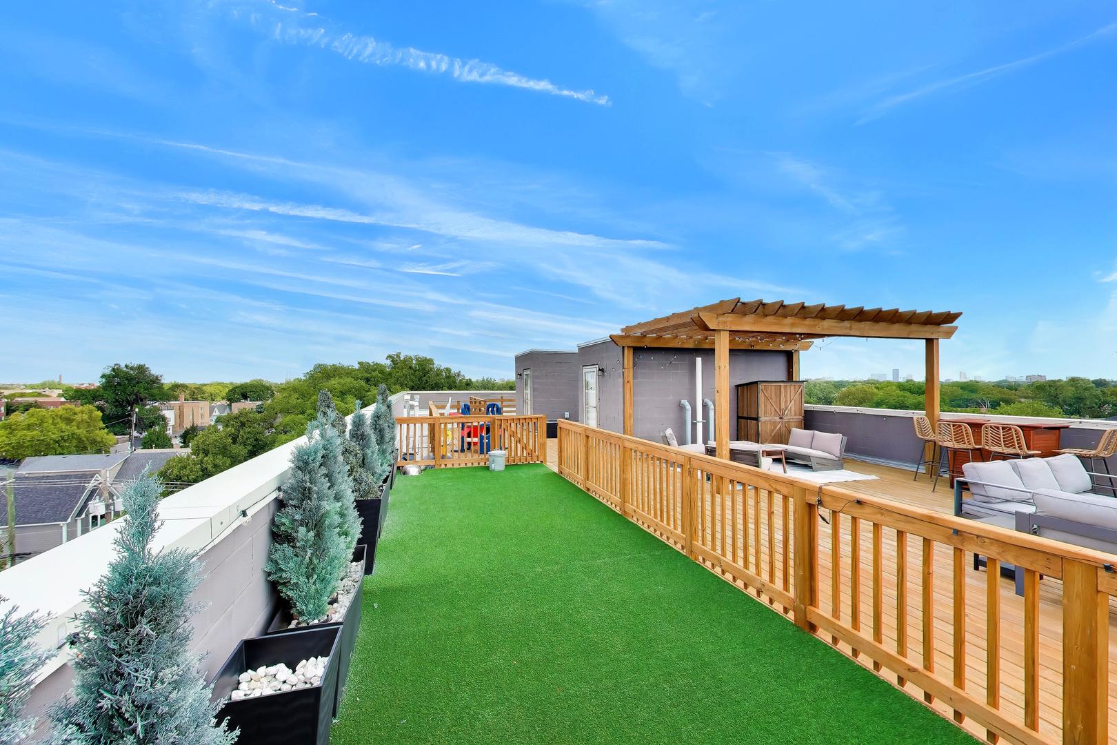 3024 W Irving Park Road Unit: 3S