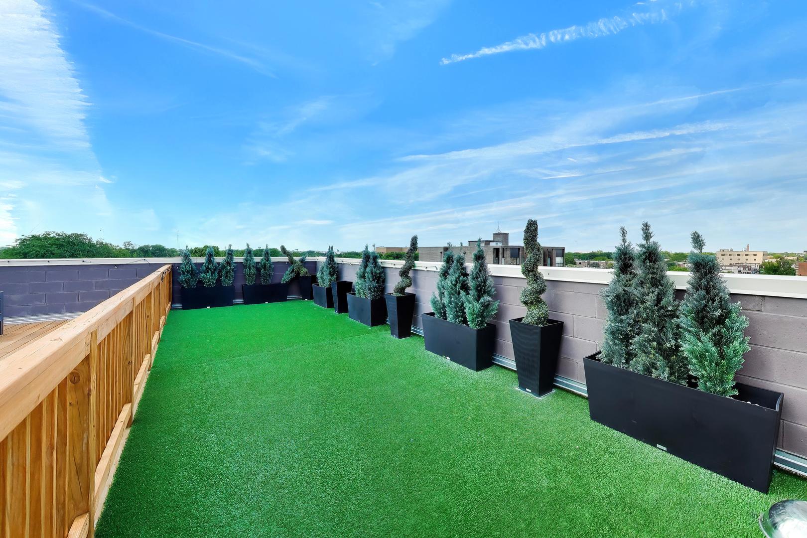 3024 W Irving Park Road Unit: 3S