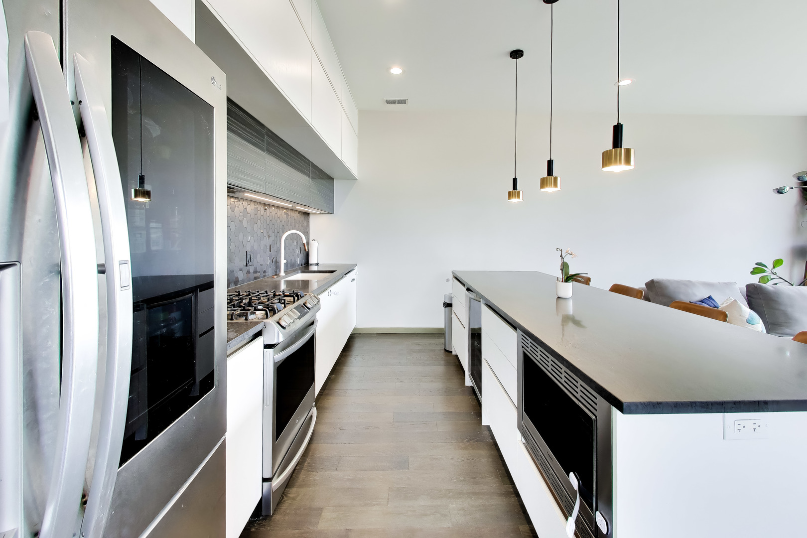 3024 W Irving Park Road Unit: 3S