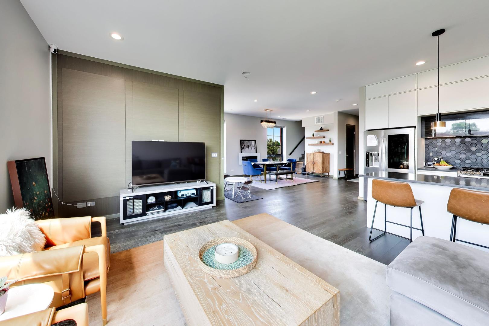 3024 W Irving Park Road Unit: 3S