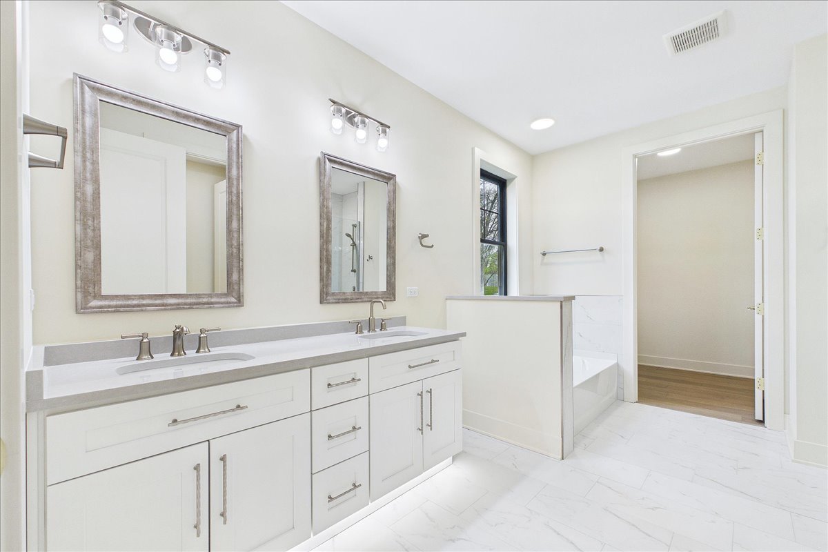 22075 W Casa Bella View