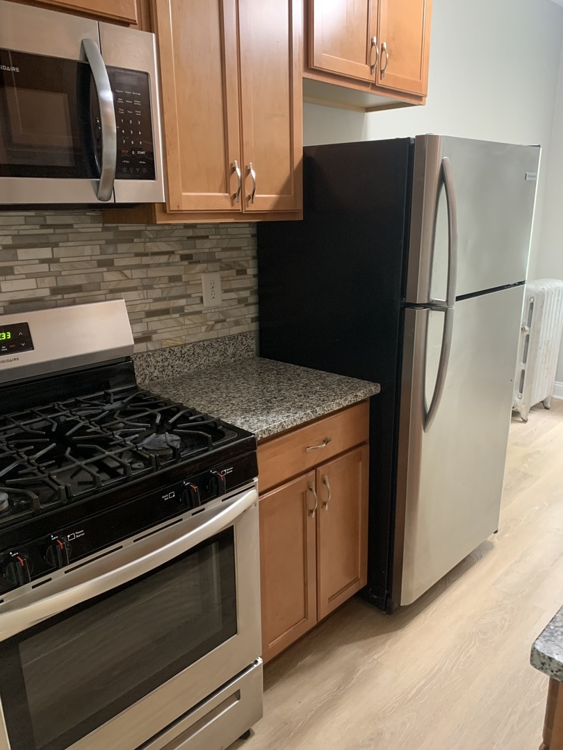 4460 N Avers Avenue Unit: 2