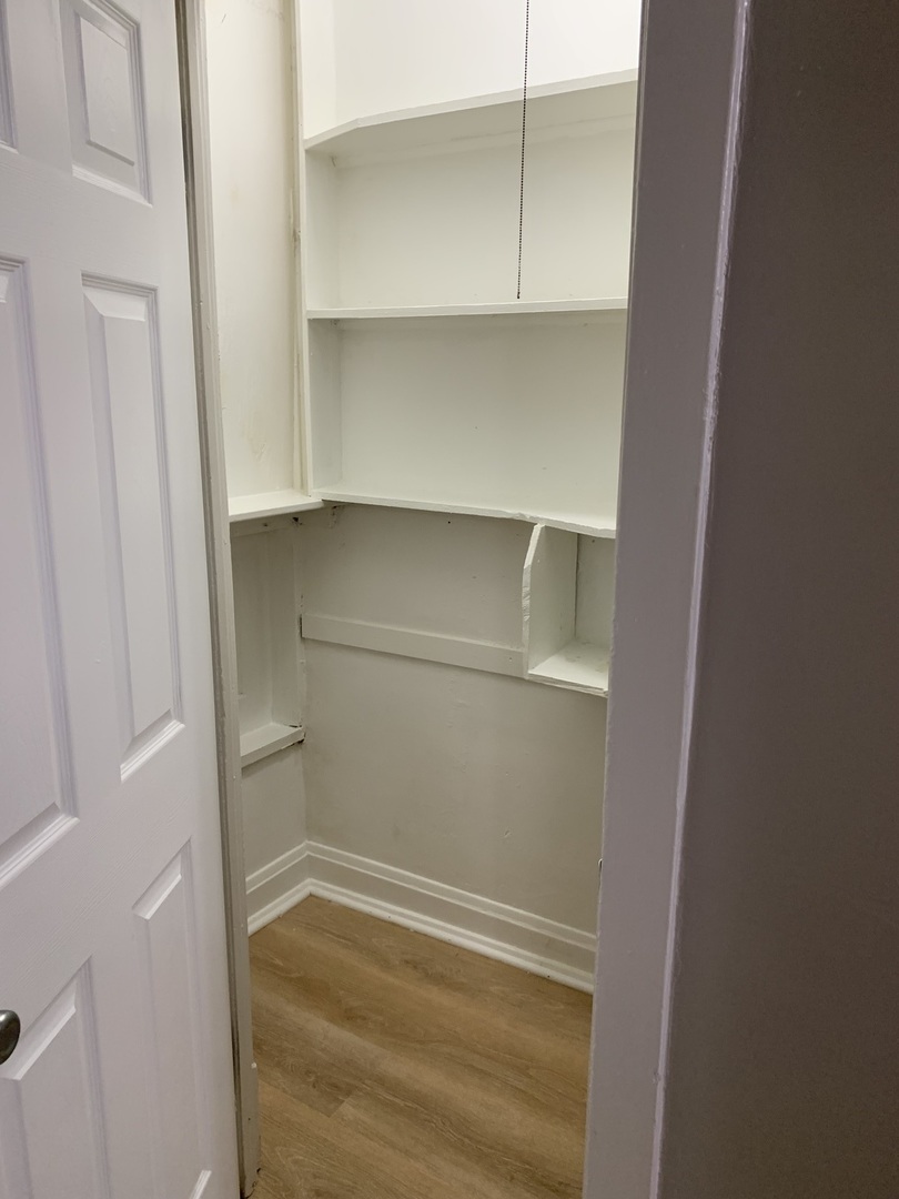 4460 N Avers Avenue Unit: 2