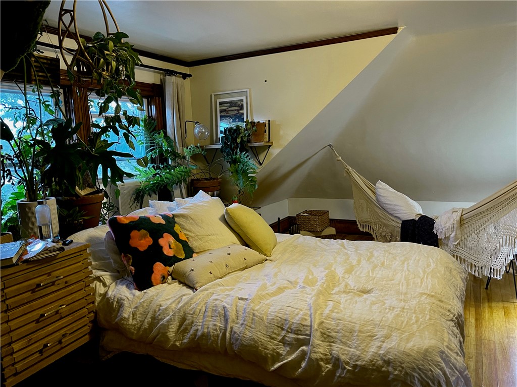 121 Rutherglen Avenue