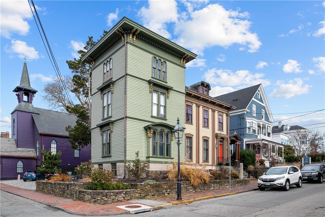 92 Pelham Street Unit: 2