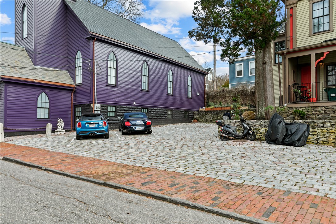 92 Pelham Street Unit: 2