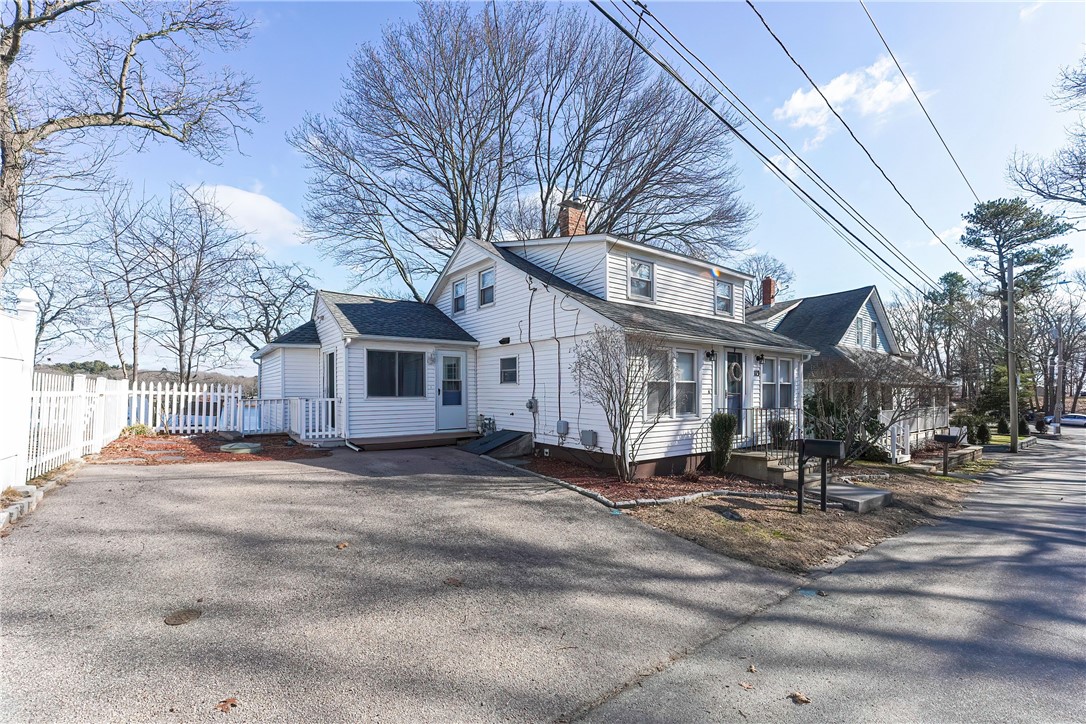 113 Arnolds Neck Drive