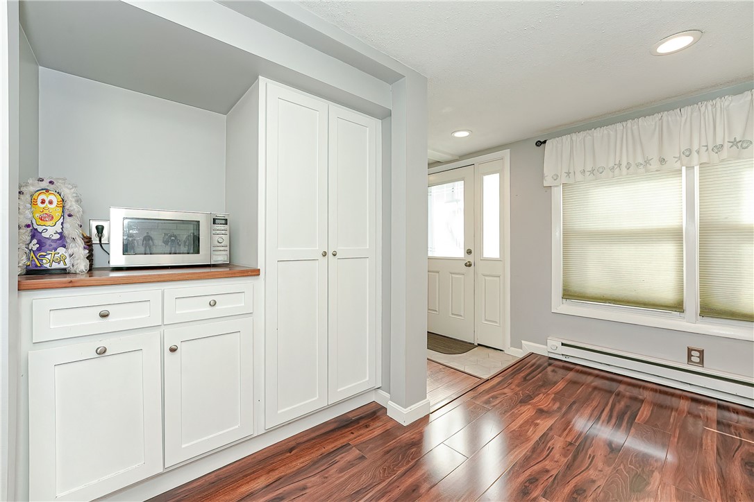 113 Arnolds Neck Drive