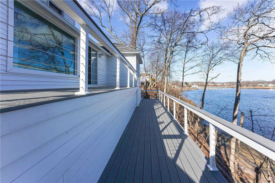 113 Arnolds Neck Drive