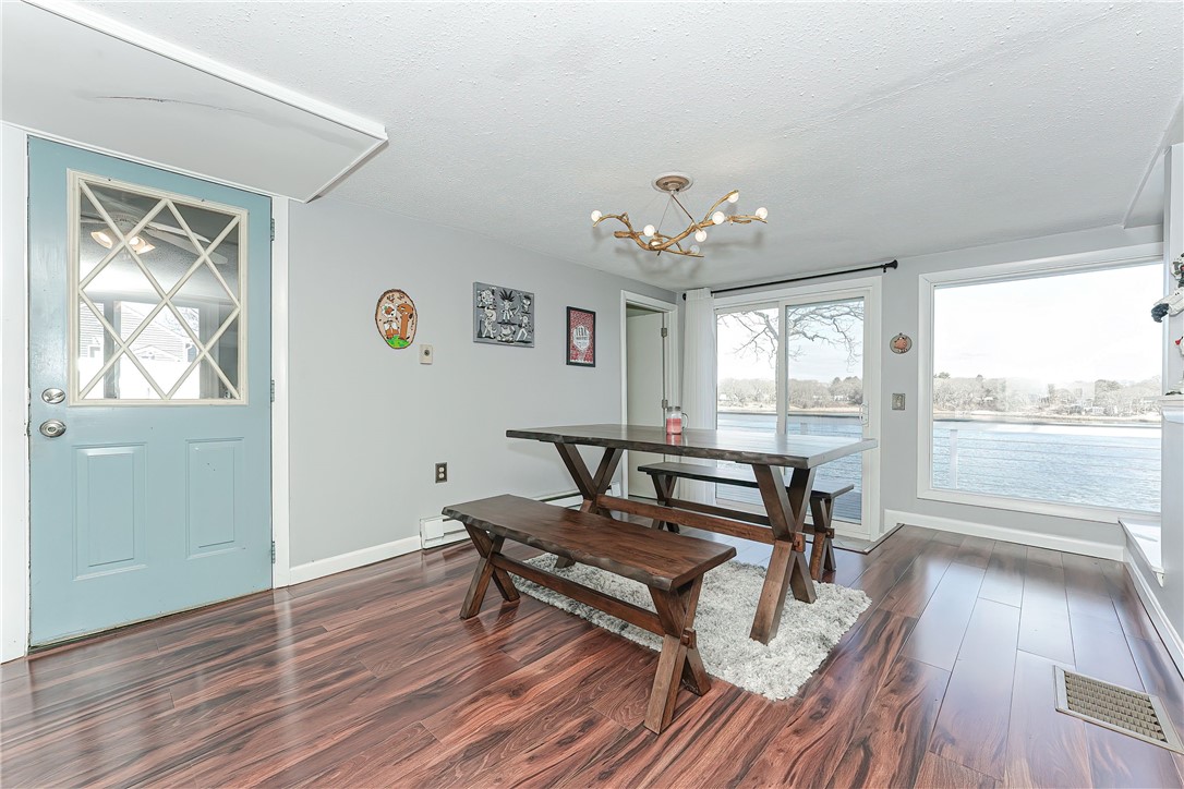 113 Arnolds Neck Drive