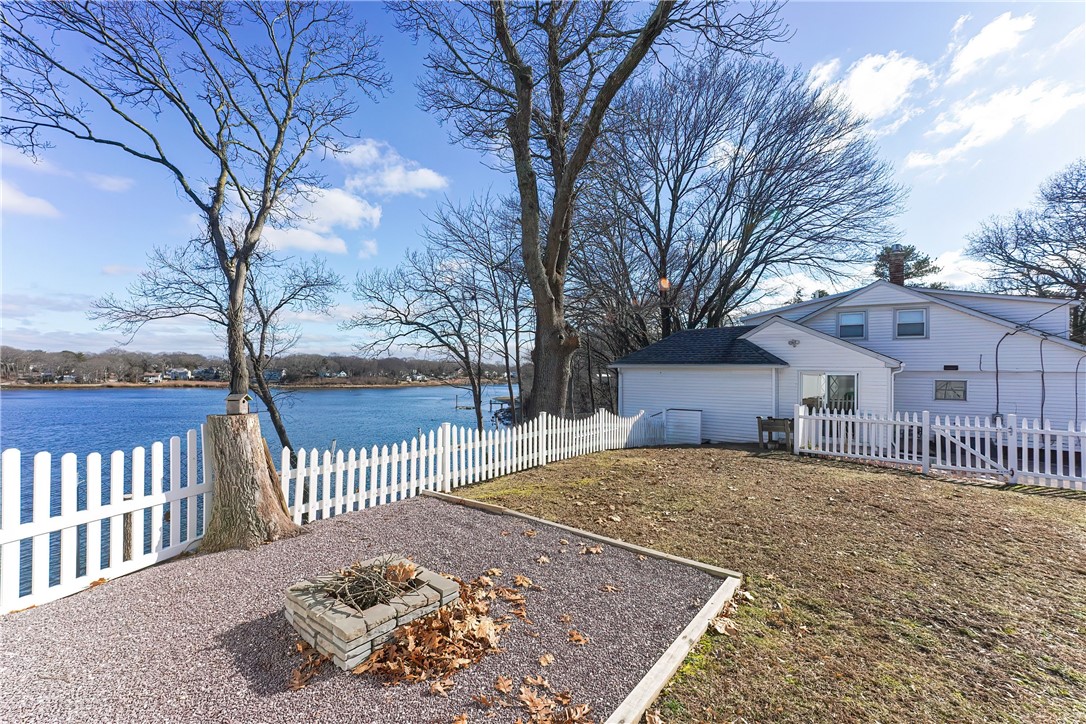 113 Arnolds Neck Drive