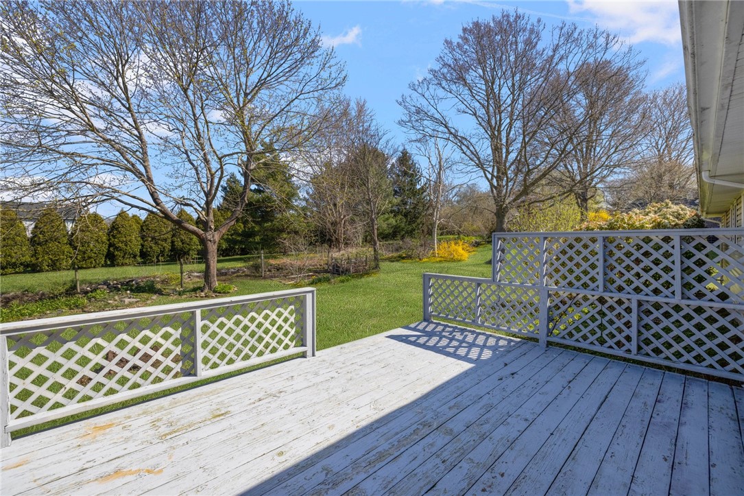 10 Longmeadow Avenue