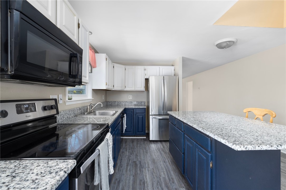 10 Longmeadow Avenue