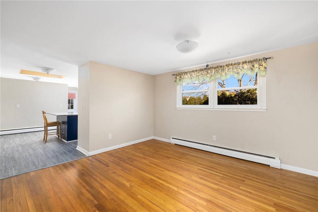 10 Longmeadow Avenue