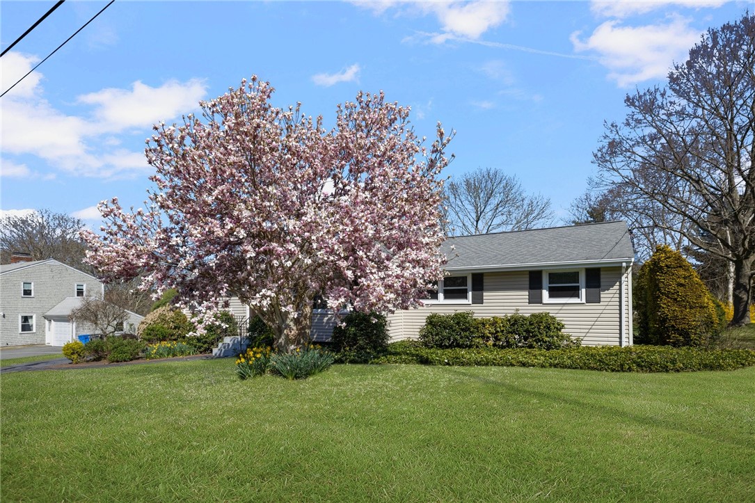 10 Longmeadow Avenue