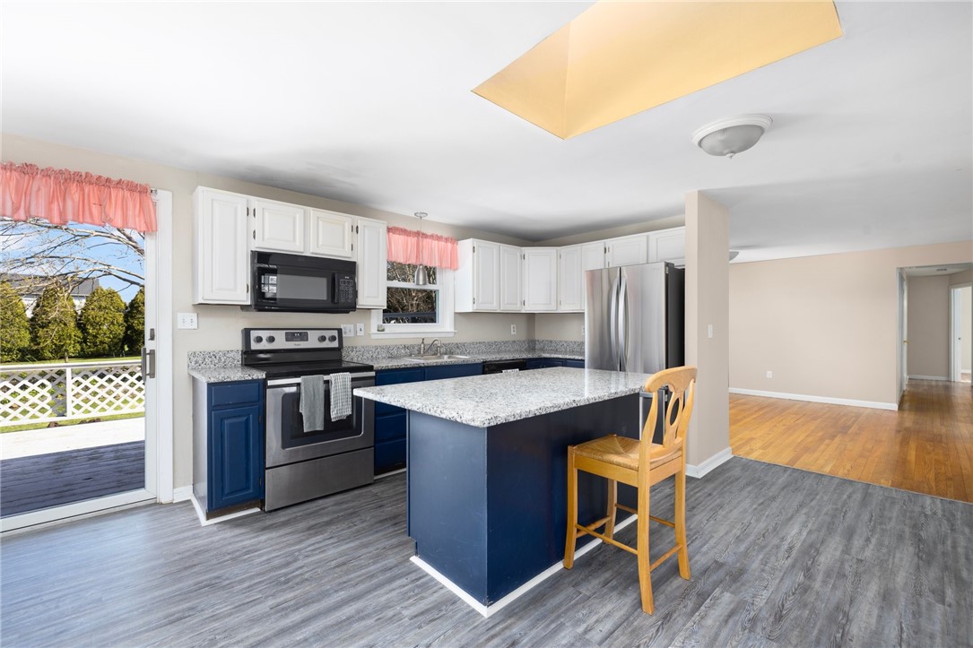 10 Longmeadow Avenue