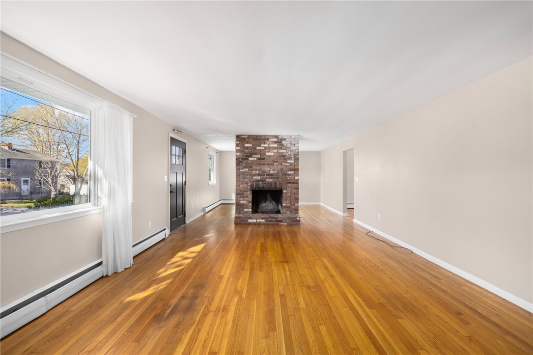 10 Longmeadow Avenue