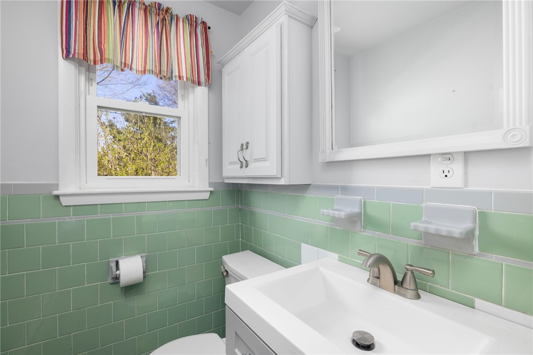 10 Longmeadow Avenue