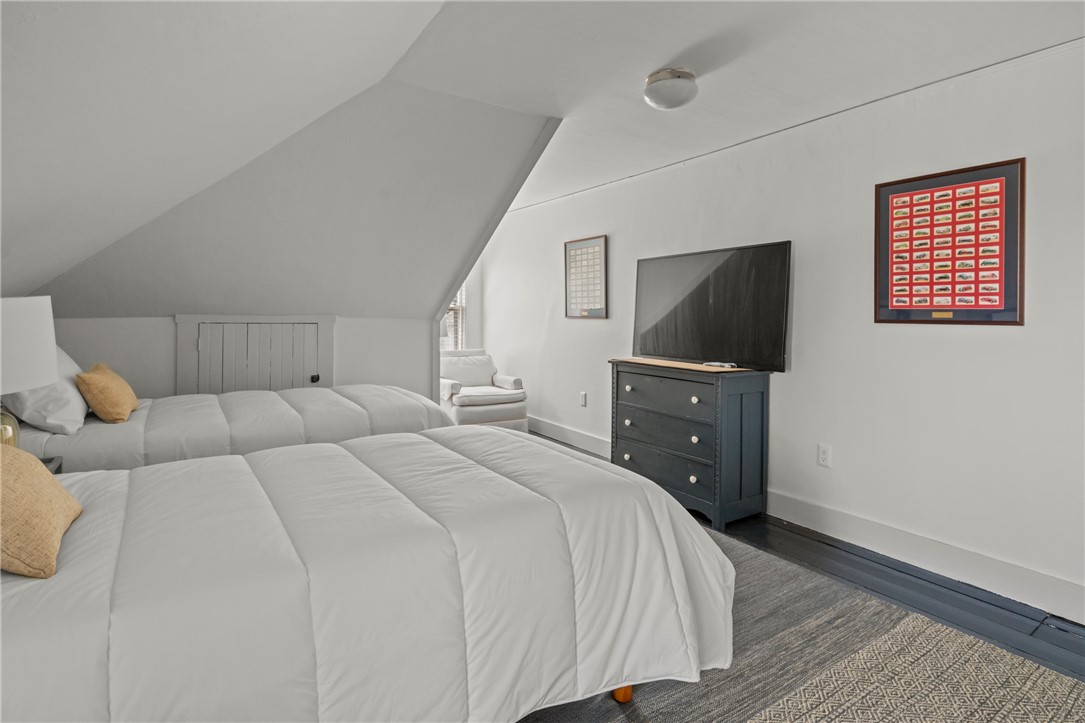 14 Greenough Place B