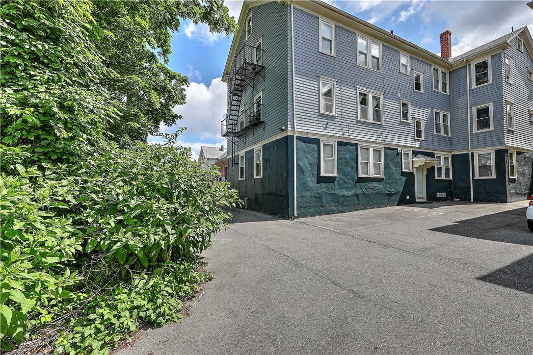186 Camp Street 2