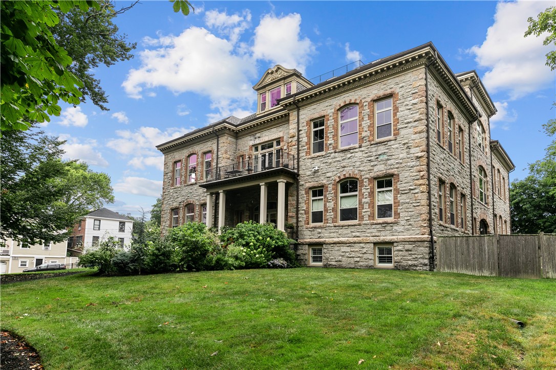 426 Spring Street B101