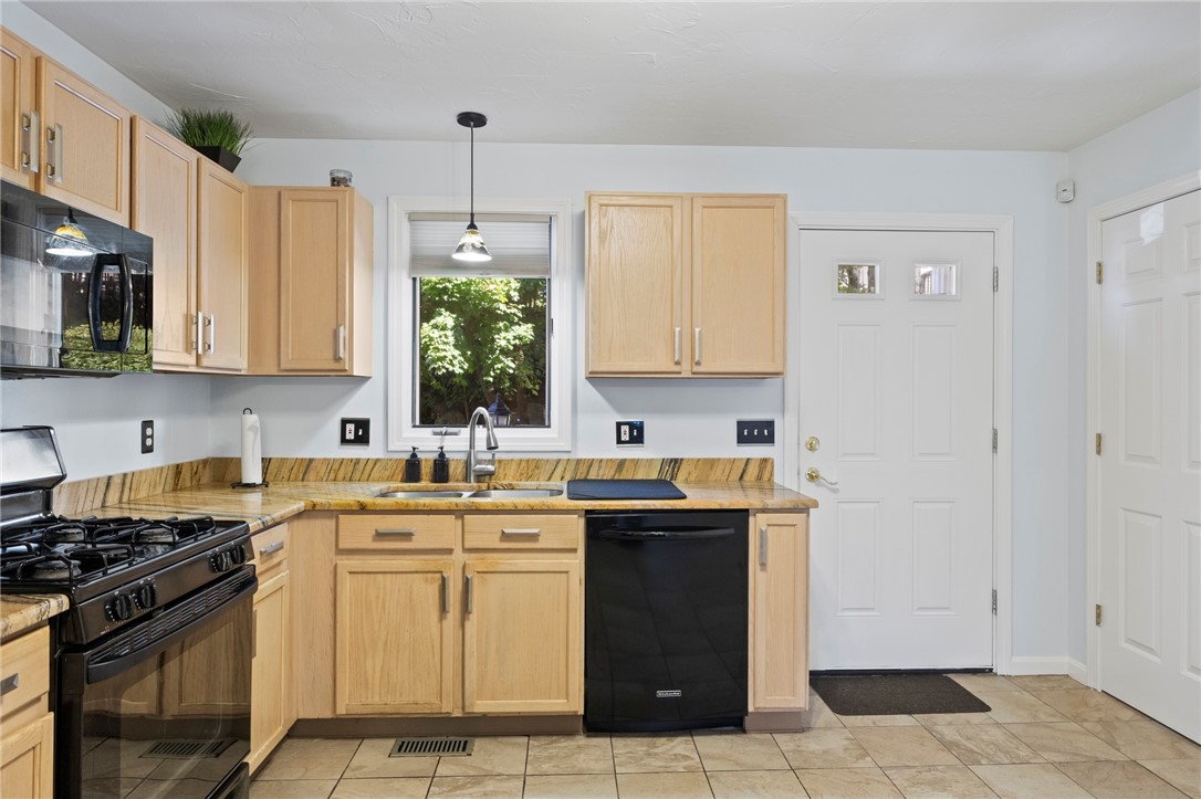 165 Holland Street 22