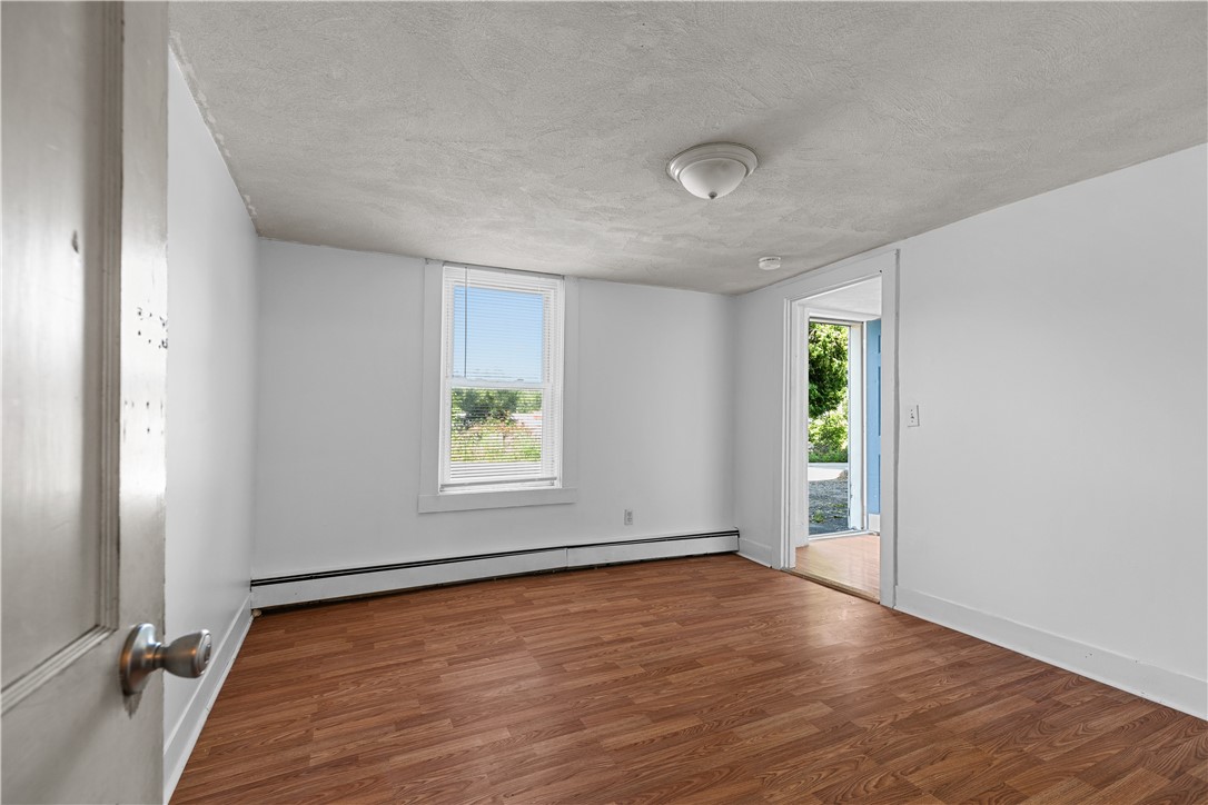 20 New London Avenue