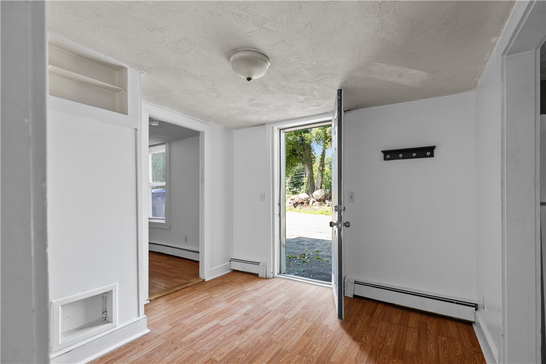 20 New London Avenue