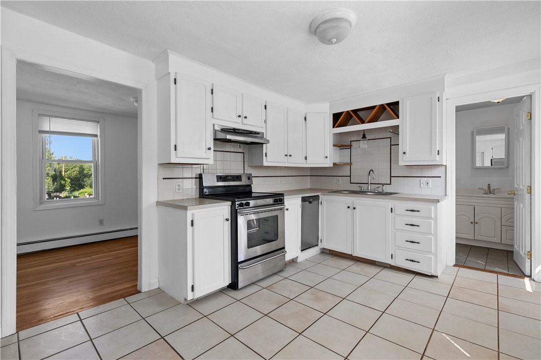 20 New London Avenue