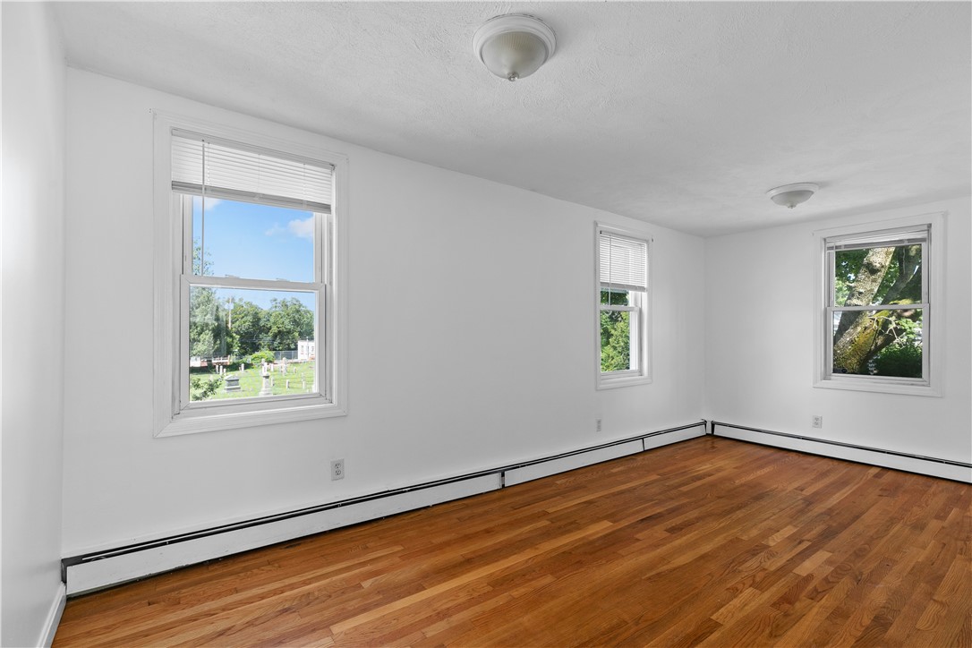 20 New London Avenue