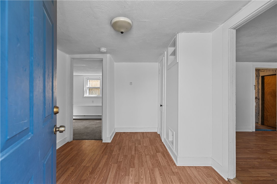 20 New London Avenue