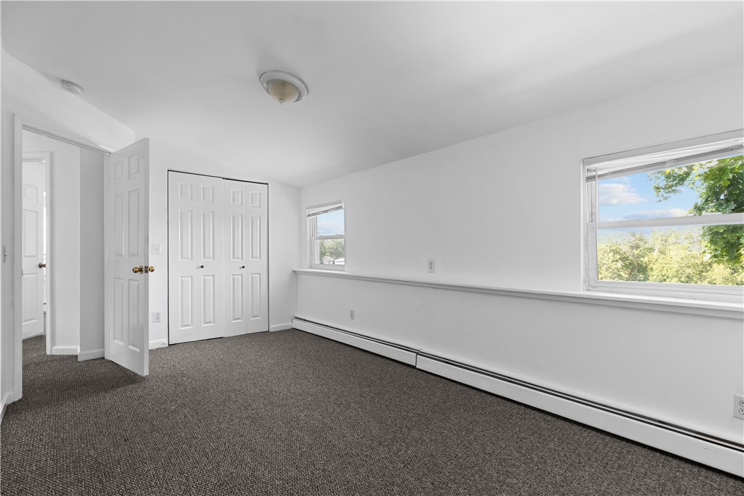 20 New London Avenue