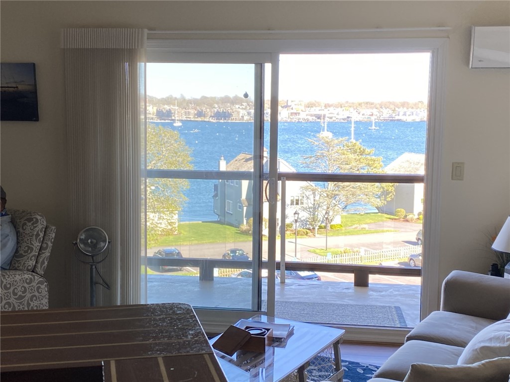 1401 Capella Street S 1401