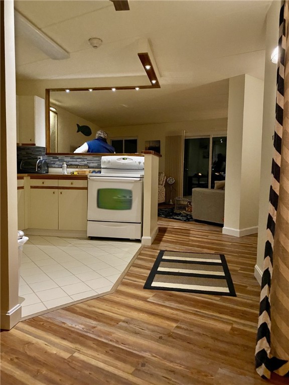 1401 Capella Street S 1401