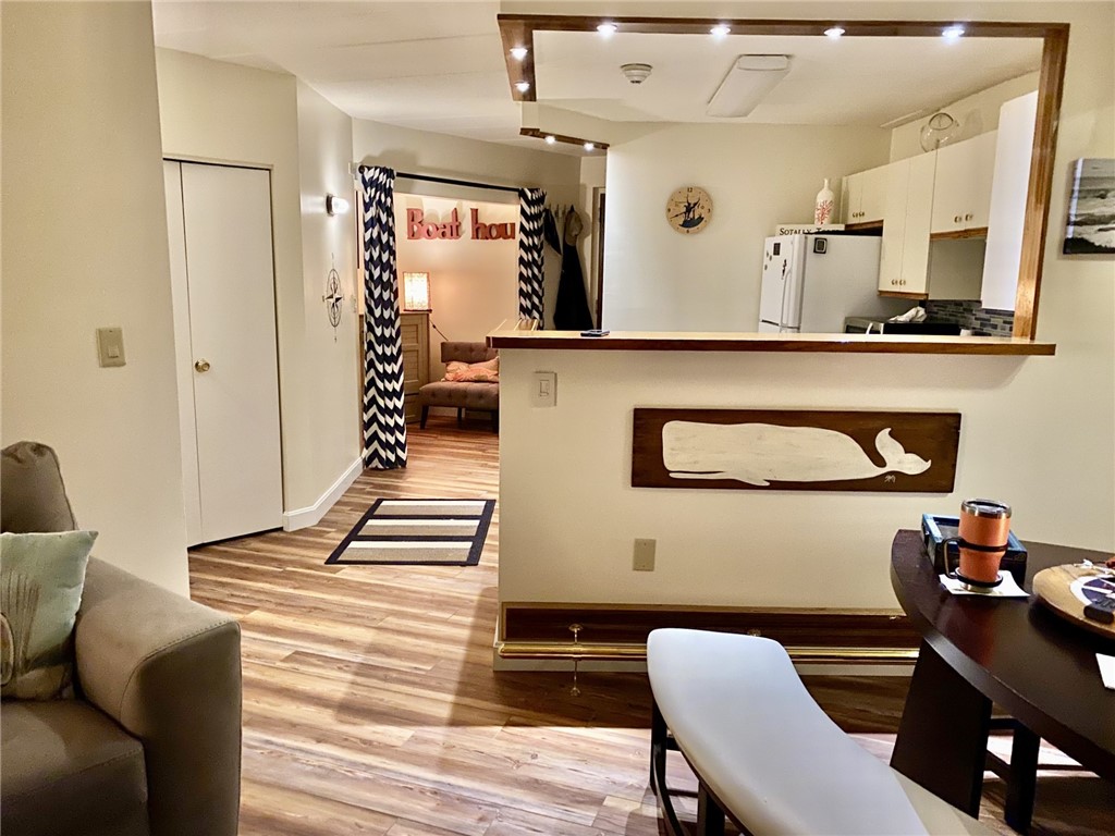 1401 Capella Street S 1401