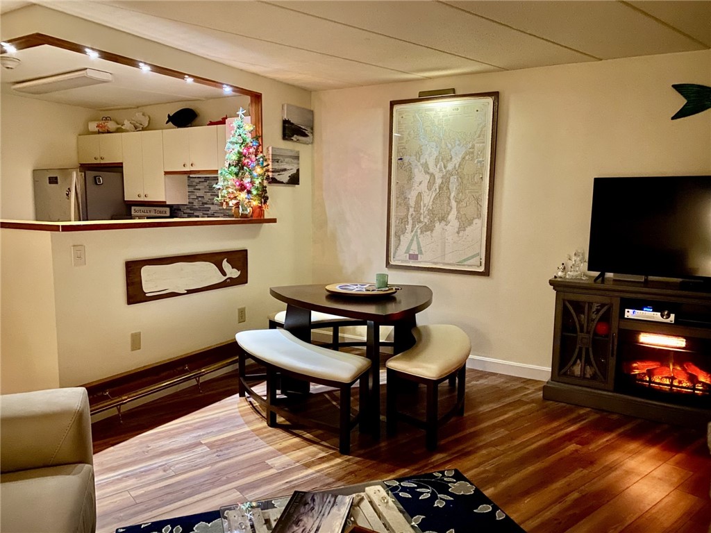 1401 Capella Street S 1401