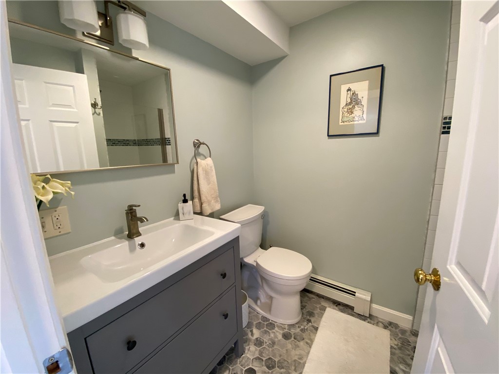 87 Roseneath Avenue B