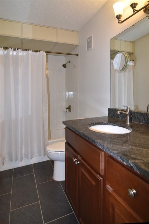 650 East Greenwich Avenue 2-111