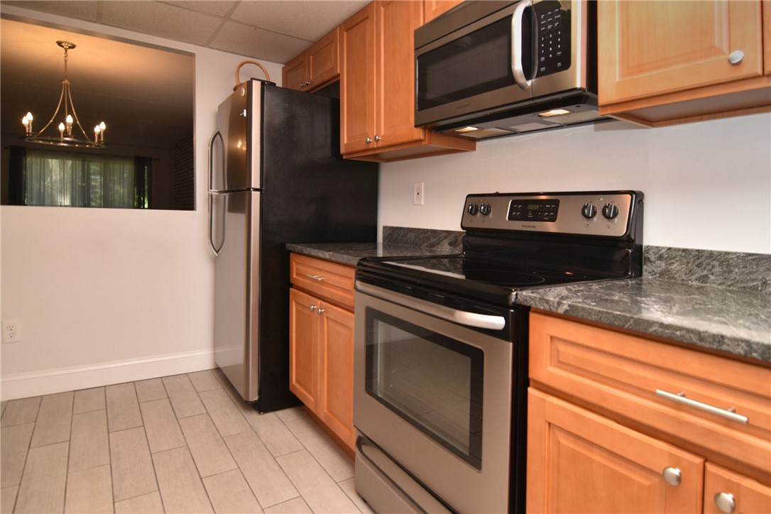 650 East Greenwich Avenue 2-111
