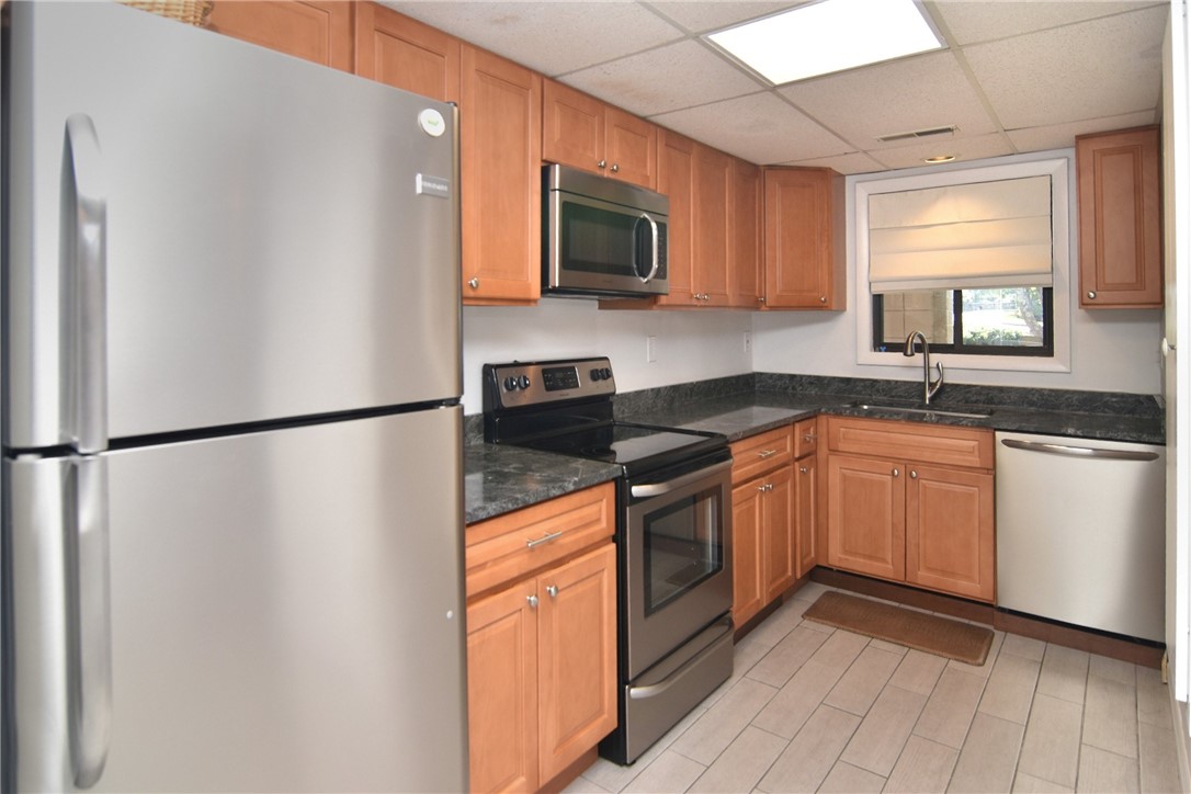 650 East Greenwich Avenue 2-111