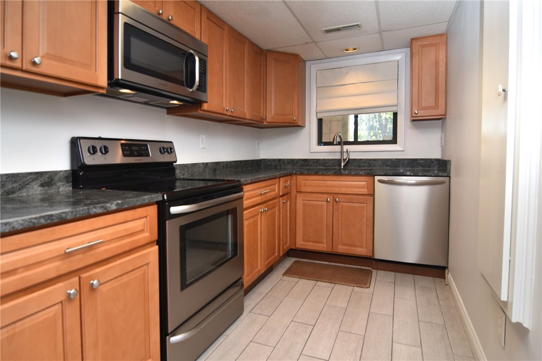 650 East Greenwich Avenue 2-111