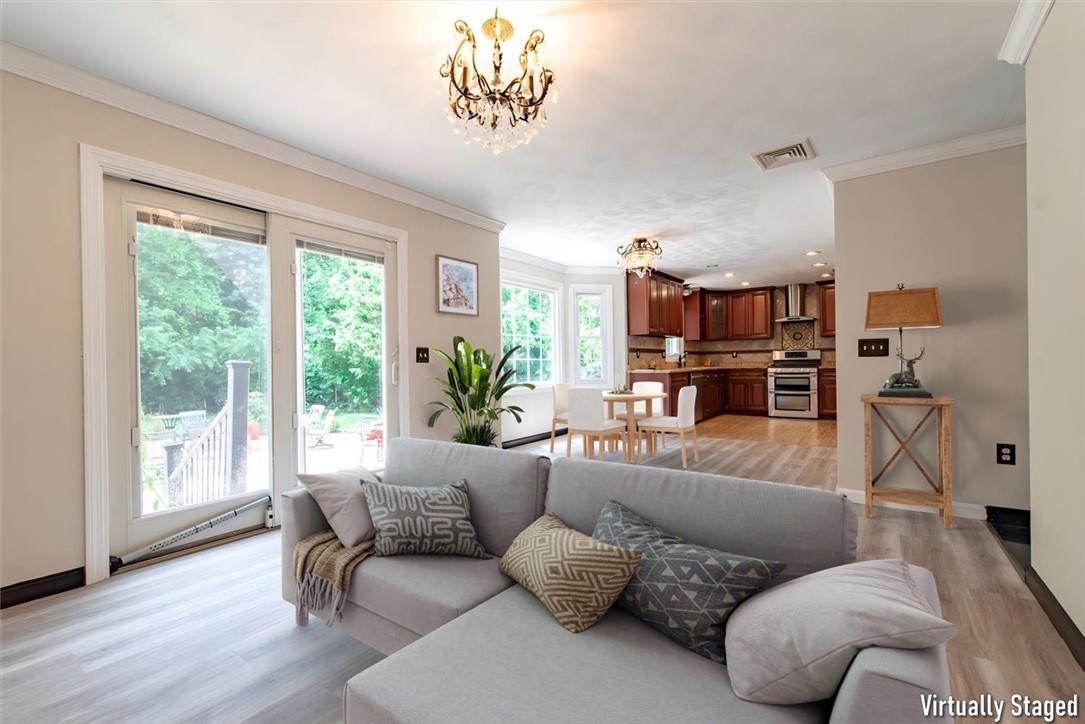 15 Stonebridge Court