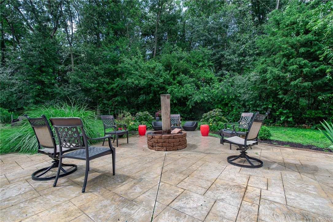 15 Stonebridge Court