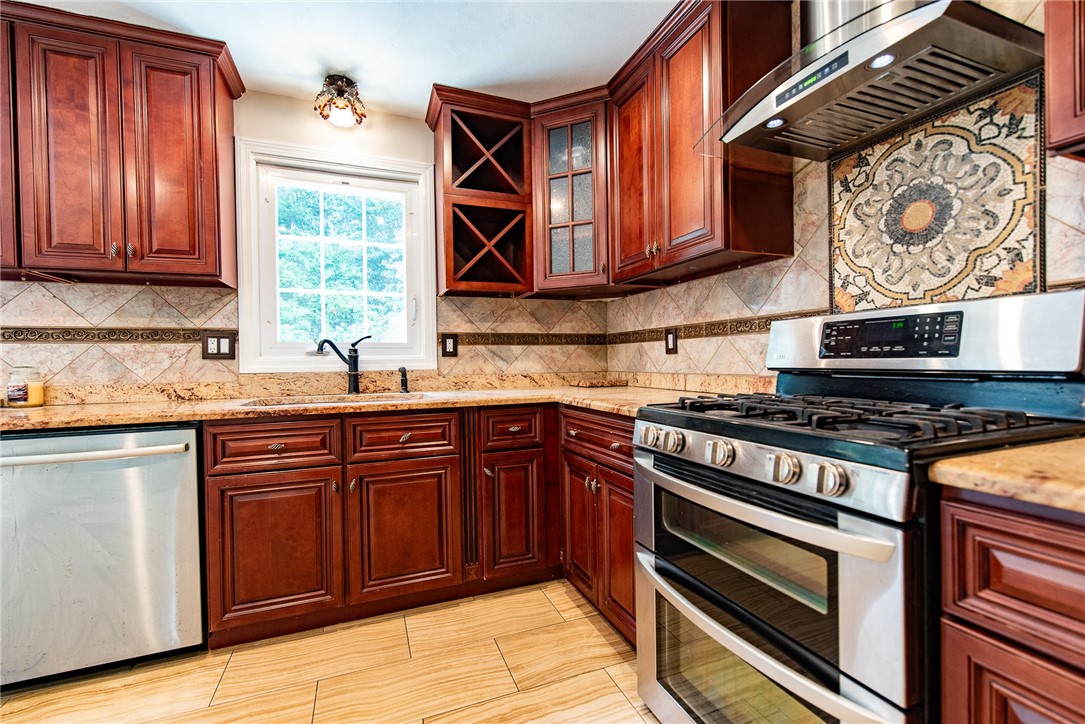 15 Stonebridge Court